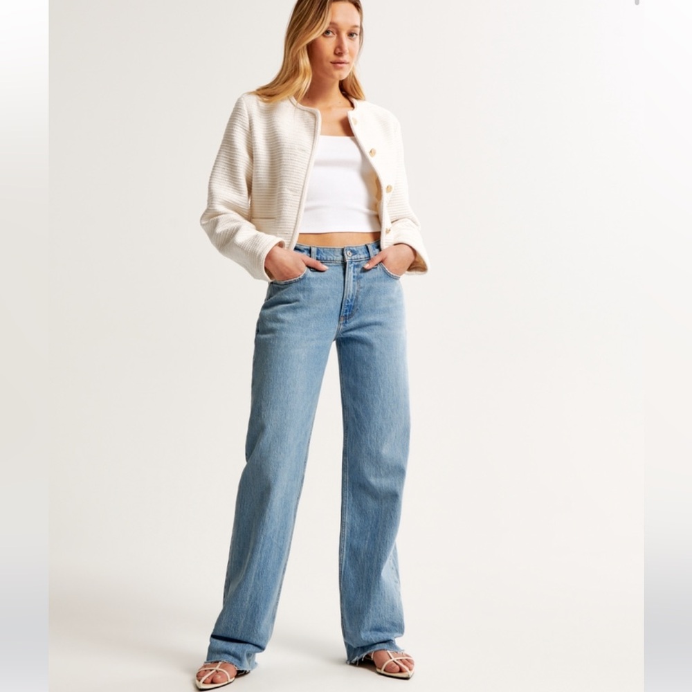 Abercrombie and Fitch “The Baggy Mid Rise” jeans size 10/30R NWT